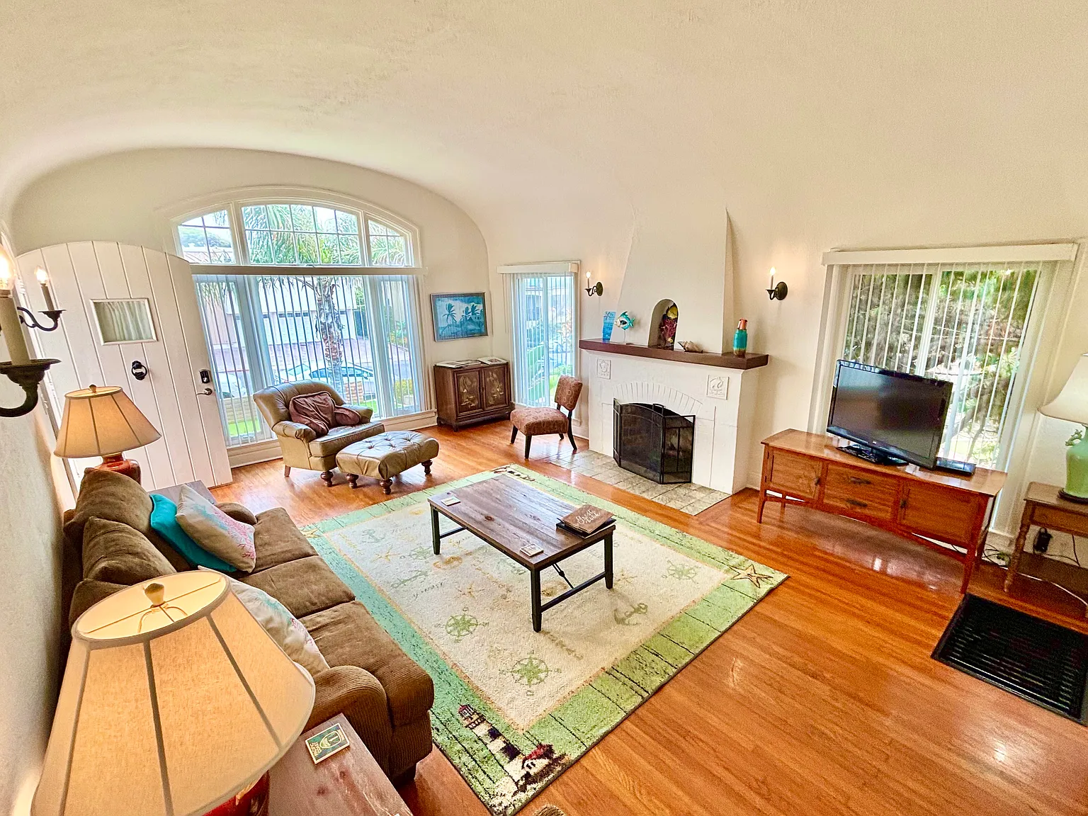 246 Bonair St — Photo 1