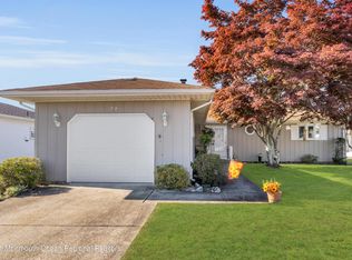 23 Castle Harbor Dr, Toms River, NJ 08757