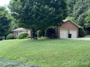 923 Ridgewood Dr NE, Lenoir, NC 28645