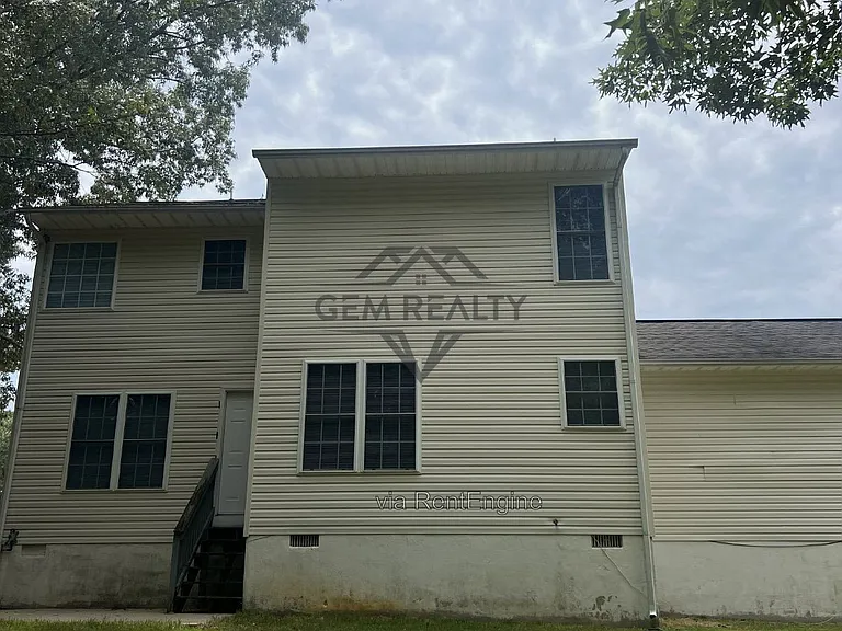 3211 Lancaster Ring Rd — Photo 30
