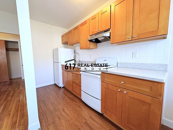 3rd image of 64 Brighton Ave APT 105
