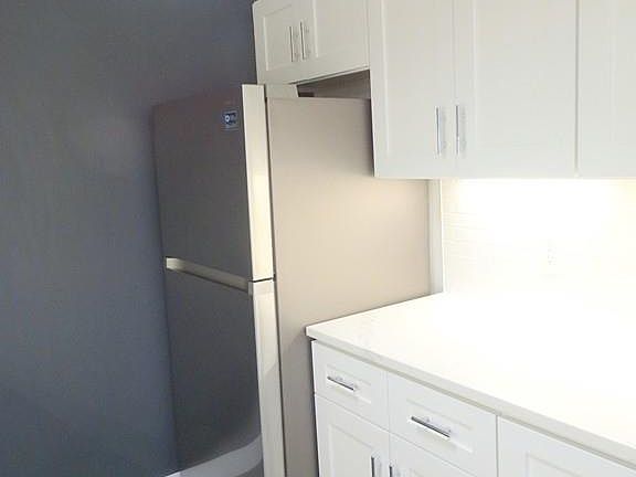 4th image of 33 Pond Ave APT 1201