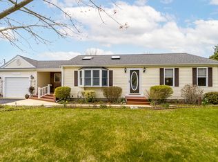 12 Andrews St, East Falmouth, MA 02536