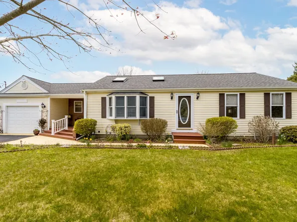 12 Andrews Street, East Falmouth, MA 02536