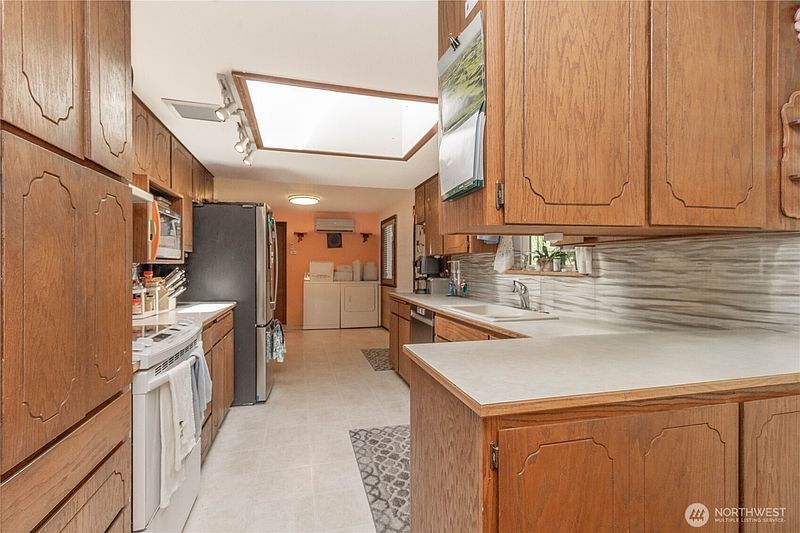 4th image of 19613 Filbert Drive