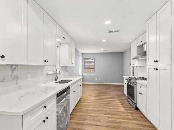 3rd image of 7515 Jason St