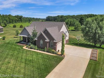 318 Daubony Dr, Brighton, MI, 48114