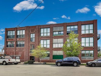 2654 W Medill Ave APT 302, Chicago, IL, 60647