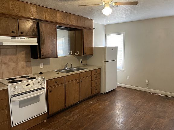 4th image of 2411 22nd St APT B