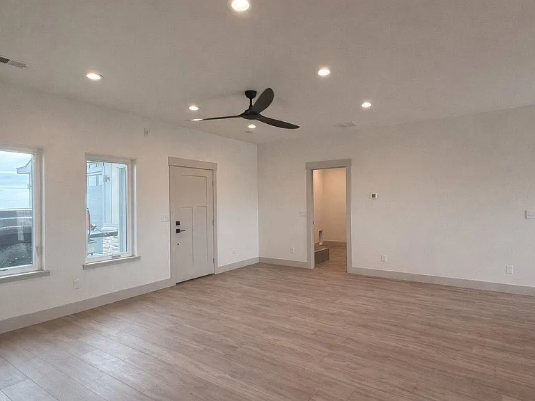634 Jenny Lynn Rd — Photo 1