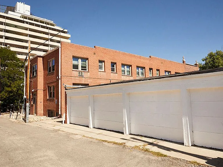777 N Corona St — Photo 11