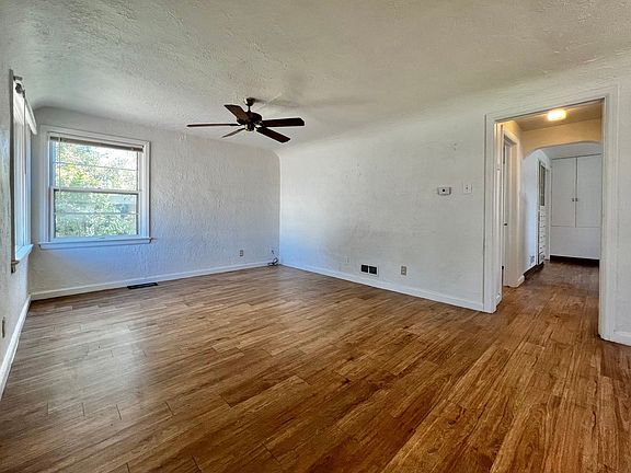 3rd image of 2228 10th Ave