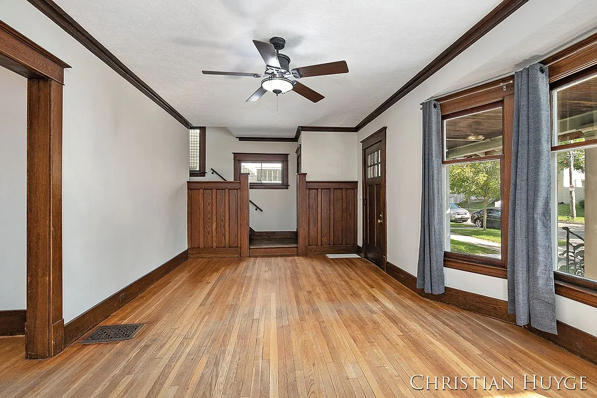 4 bed, 1.0 bath, 1800 sqft, $2,800 — Photo 3