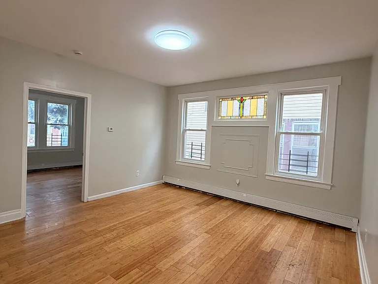 46-48 Underwood St #1A — Photo 4