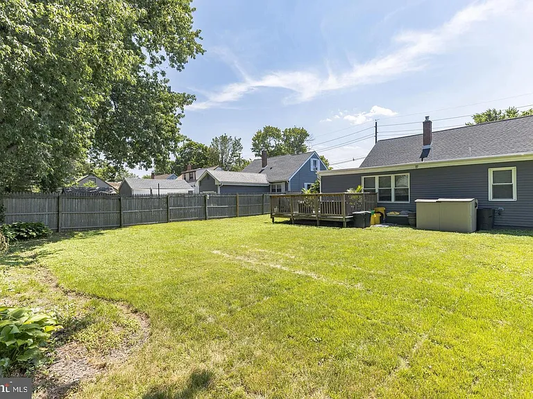 215 W Gloucester Pike — Photo 33
