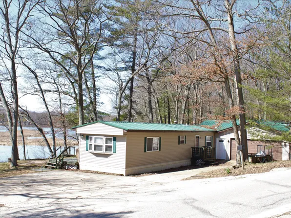 6606 E Carrigan Dr, Newaygo, MI 49337