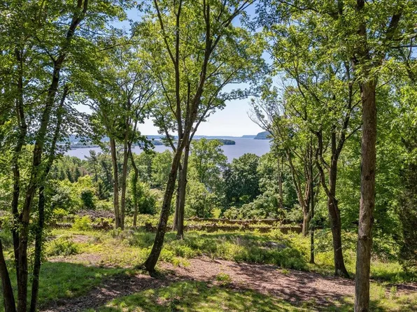 8 Prickly Pear Hill Road, Croton-on-Hudson, NY 10520