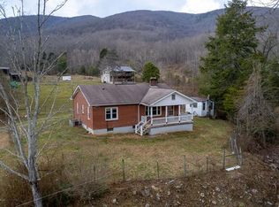 583 Clara Ln, Saltville, VA 24370