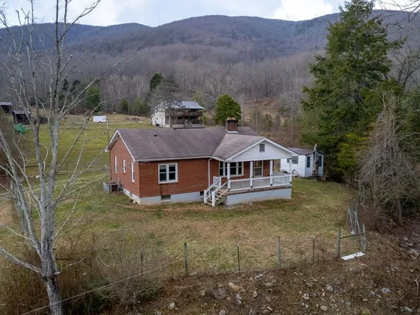583 Clara Ln, Saltville, VA 24370