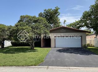 8500 NW 18th Pl, Pompano Beach, FL 33071