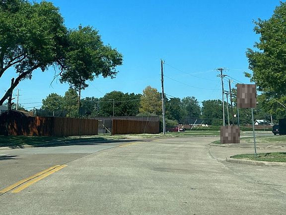 4th image of 1502 Monica Ln