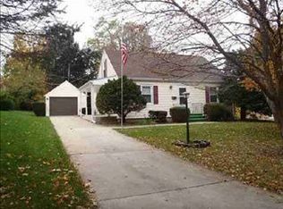 1108 S Stewart Ave, Freeport, IL 61032