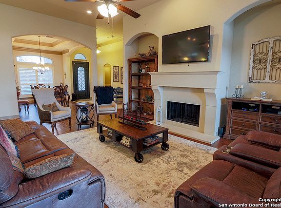 3rd image of 8335 Sierra Hermosa