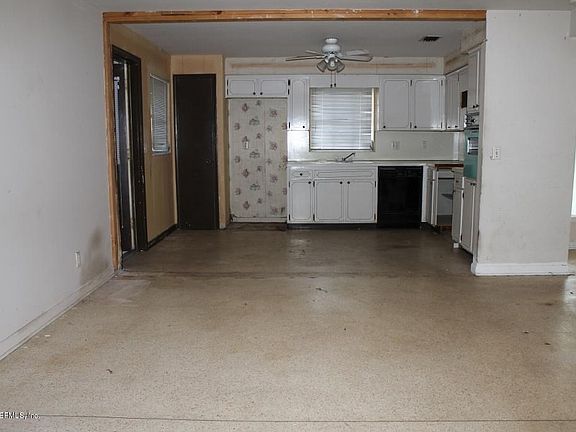 Breakfast Area Looking into Kitchen