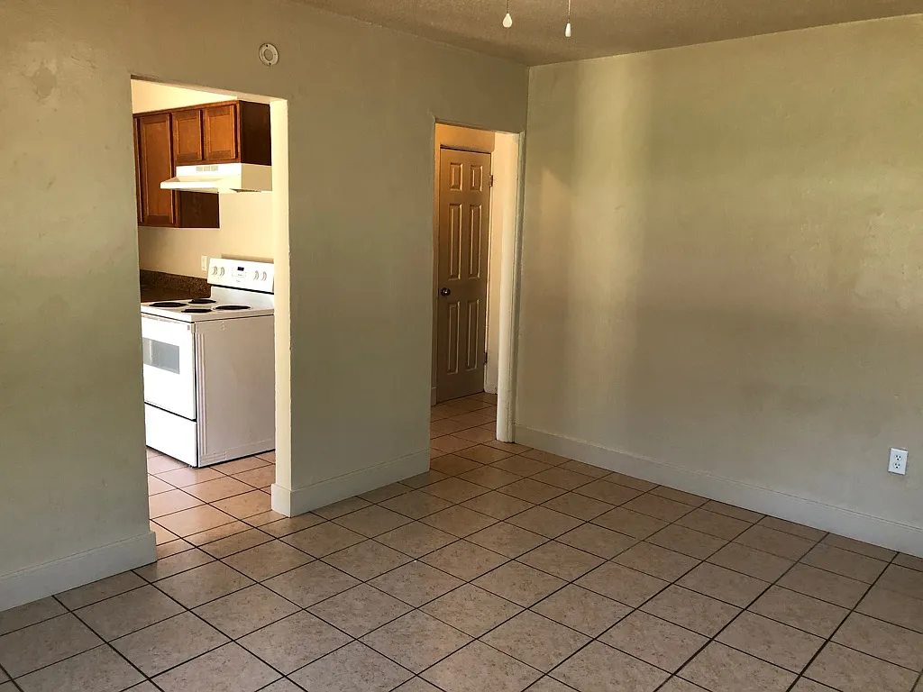 2 bed, 650 sqft, $1,520 — Photo 3