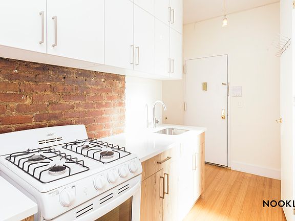 2nd image of 206 Scholes St #23