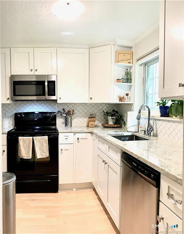 2 bed, 2.0 bath, 1156 sqft, $2,400 — Photo 3