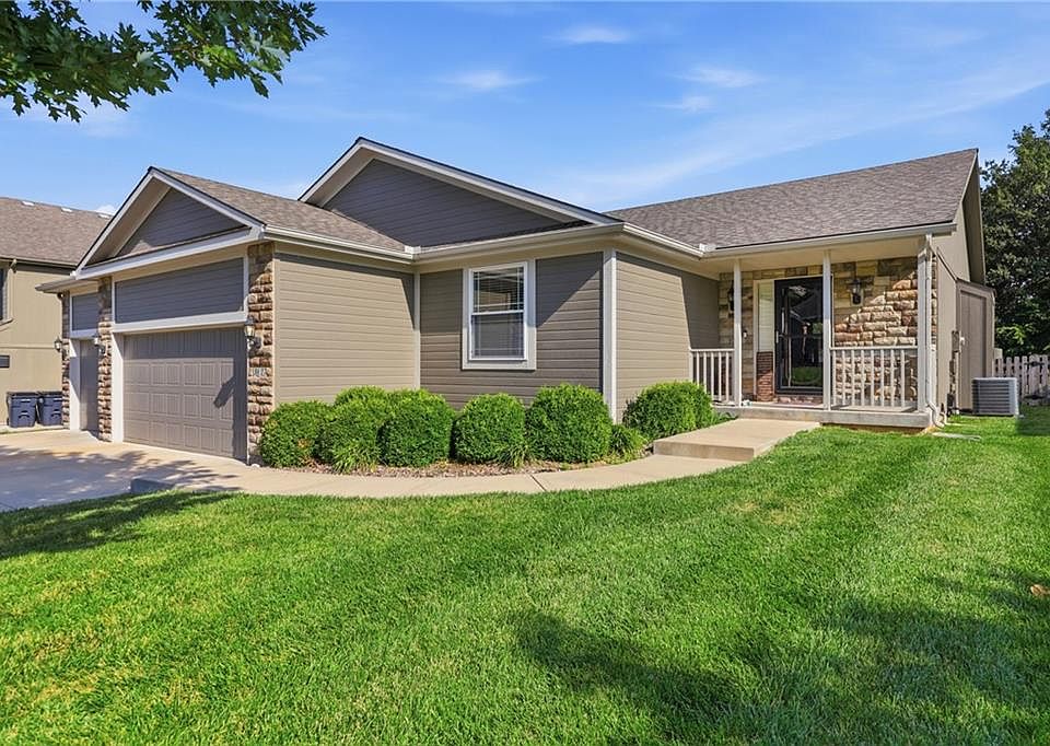 1st image of 3817 SW Briarwood Oaks Dr
