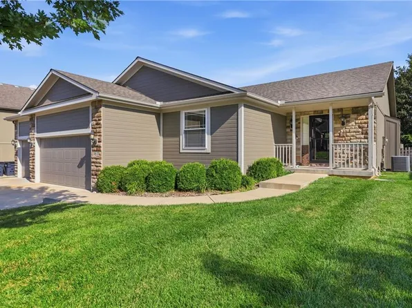 3817 SW Briarwood Oaks Dr, Blue Springs, MO 64015