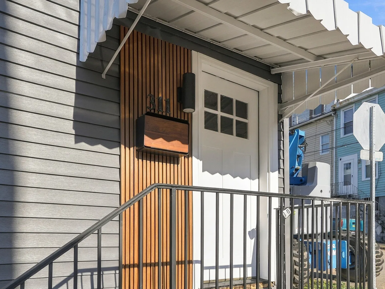 4 bed, 2.5 bath, 1988 sqft, $4,200 — Photo 3