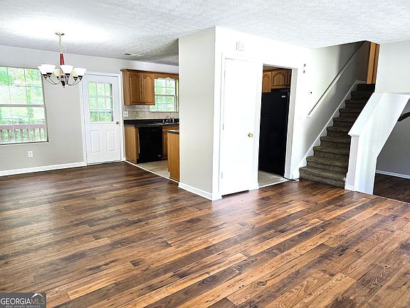 5th image of 3163 Aberdeen Way