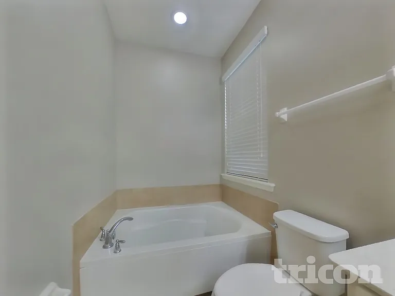 3088 Holly Grove Ln — Photo 9