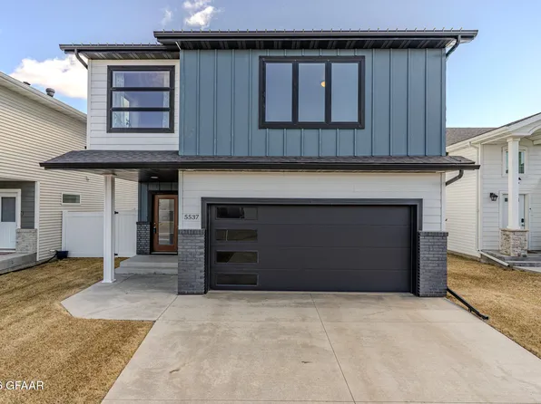 5537 Lou Ann St, Grand Forks, ND 58201