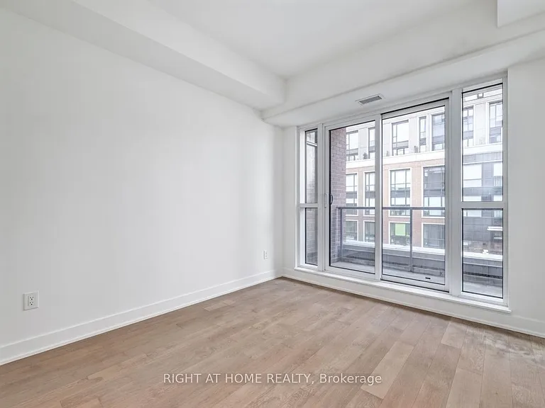 560 Rideau St #205 — Photo 7