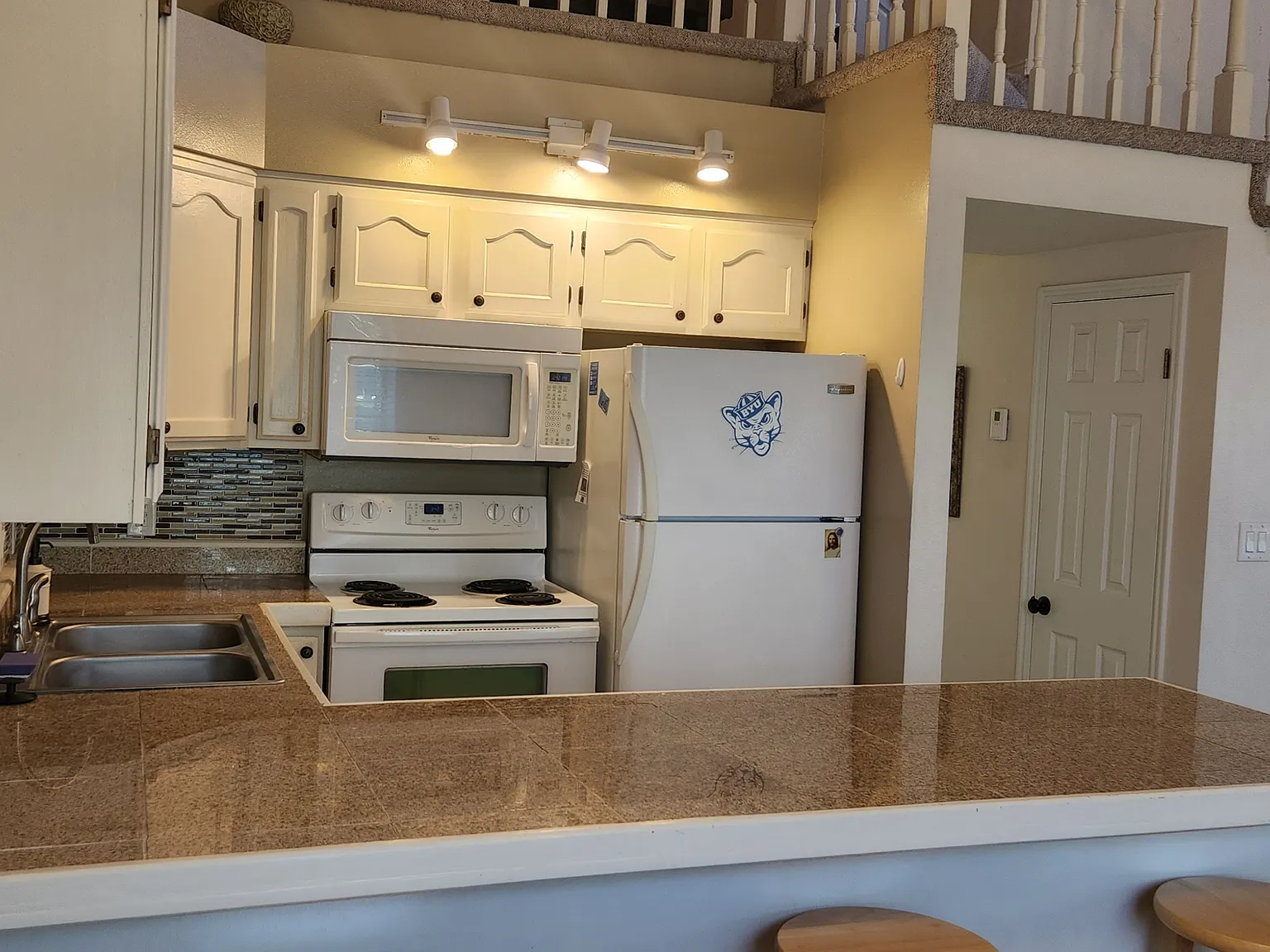 3 bed, 1083 sqft, $605 — Photo 4