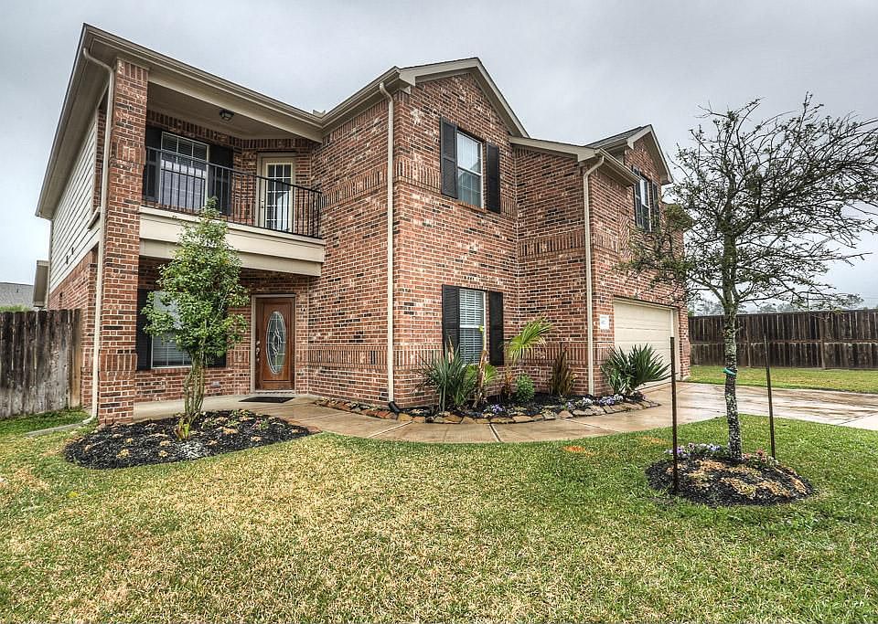 Welcome Home! Gorgeous 2 story home on cul- de- sac! Very close to new Exxon Mobil campus!