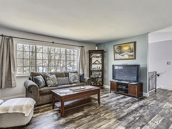 4th image of 4094 Shady Knoll Ct
