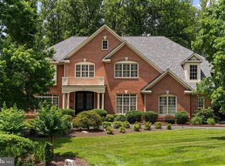 1108 Hobnail Ct, Great Falls, VA 22066