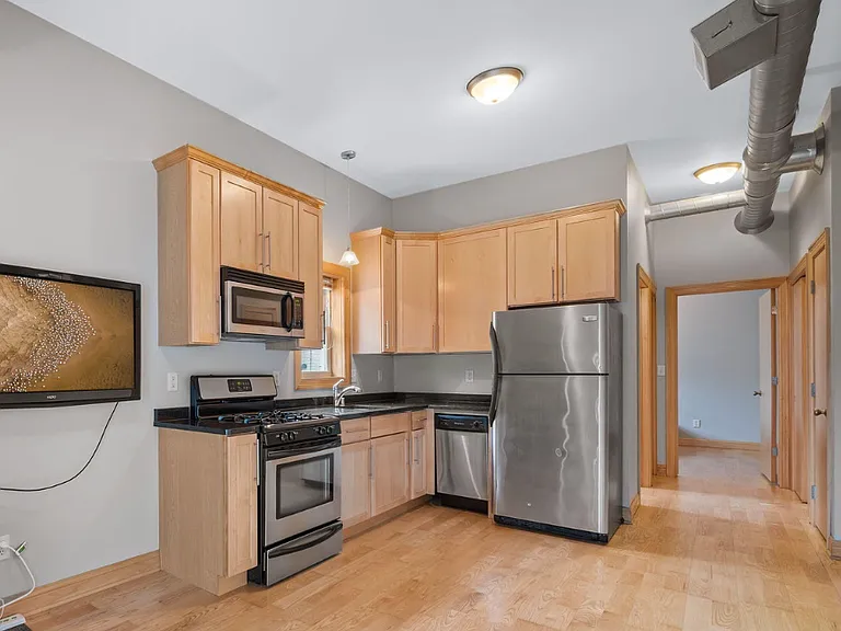 1641 N Franklin Pl #3 — Photo 4