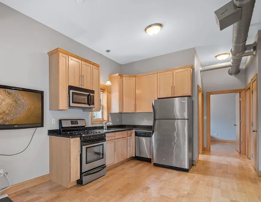 1641 N Franklin Pl #3