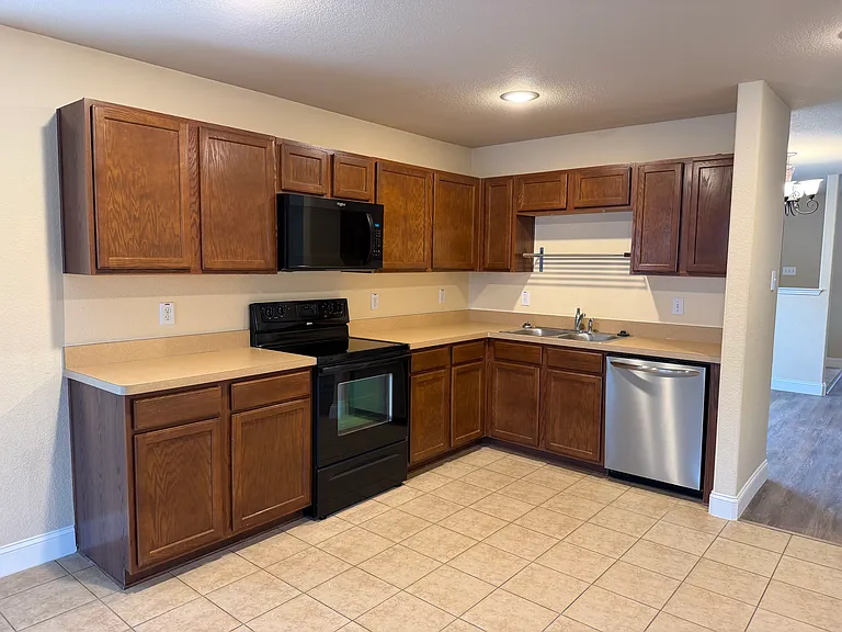 12926 Adela Dr — Photo 16