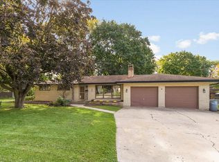 478 1st St, Antioch, IL 60002