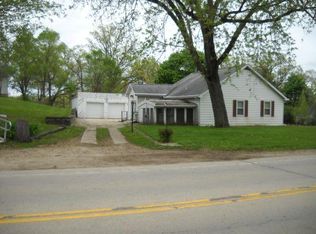 7715 McHenry St, Burlington, WI 53105