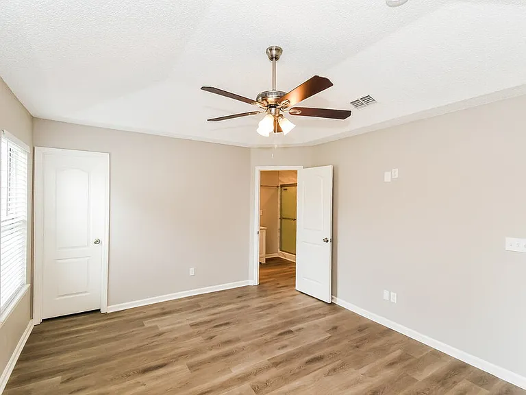 1266 Summit Oaks Dr E — Photo 12