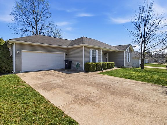 2nd image of 1926 Meadowbrook Drive