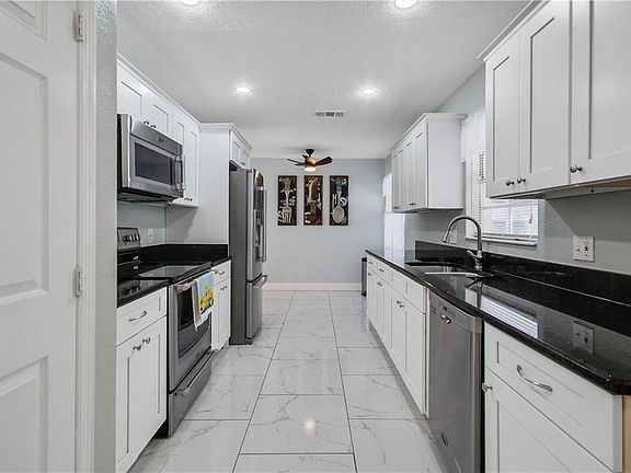 5th image of 1125 Columbia Ave